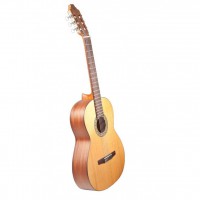 Классическая гитара  PRUDENCIO Spruce 002 А - Музыкальные товары, Музыкальные инструменты, Музтовары